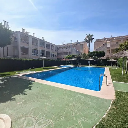 Traditional Two Bed In Tv18 Apartamento *